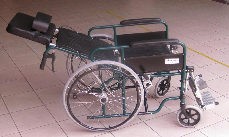 Carry the wheelchair with great ease with reliable equipment
