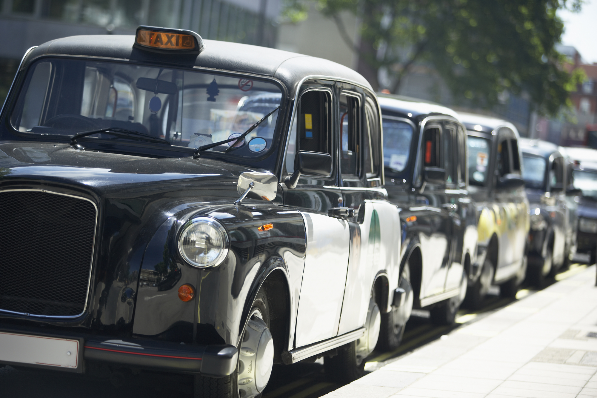 Ways Technology Can Assist the Taxi Industry 