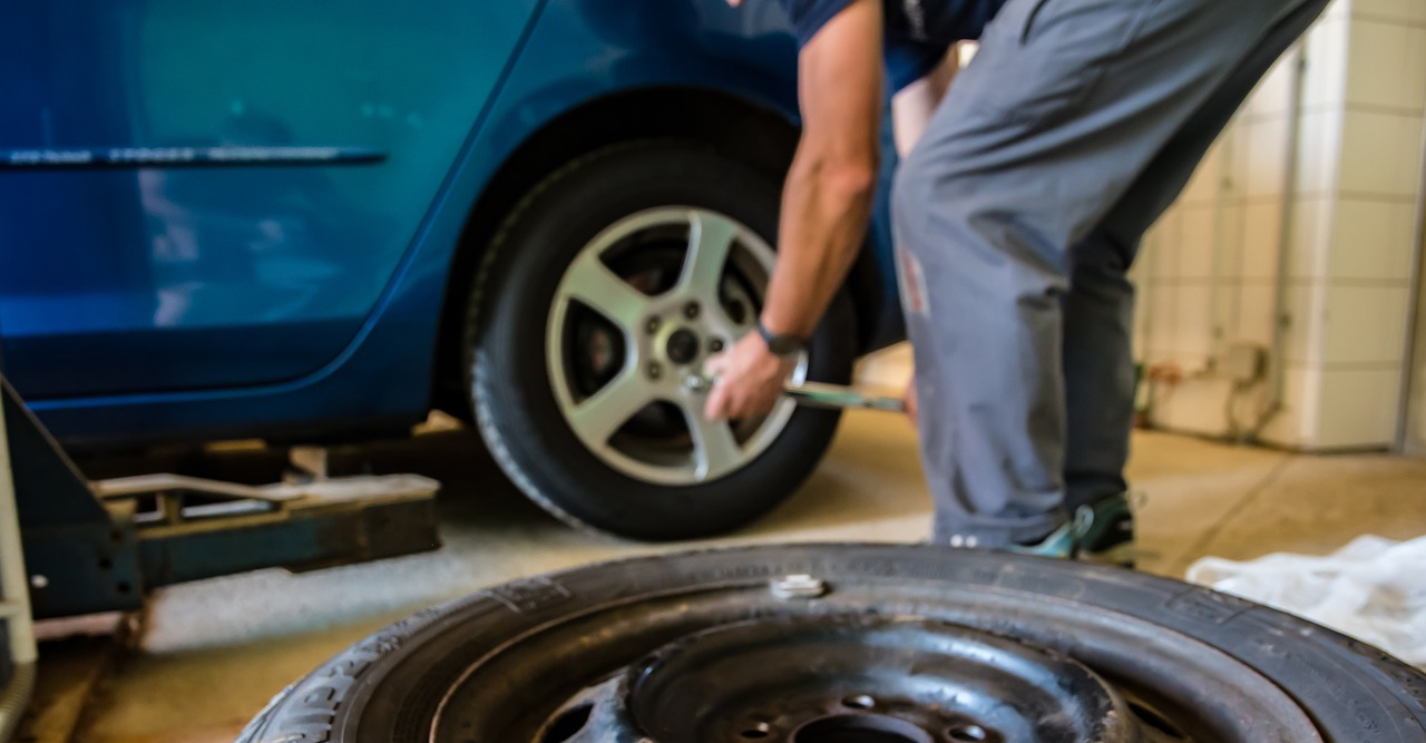 A Simple Guide To Choosing Tires That Fit Real Driving Life